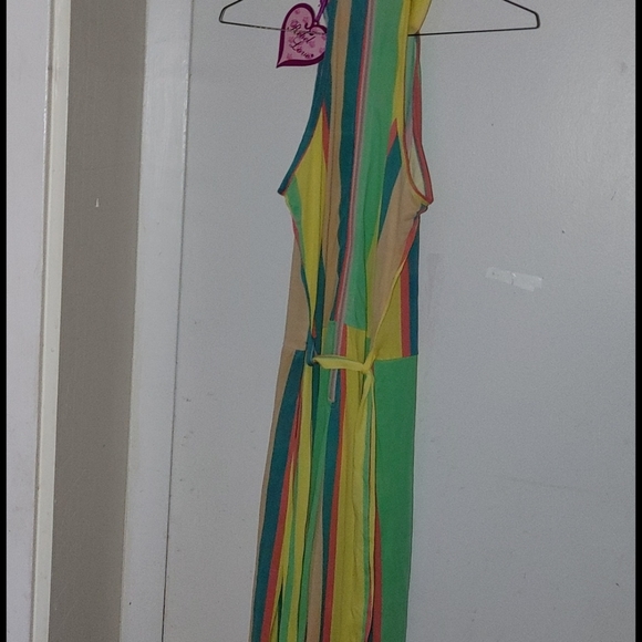 Clothes - Picture 3 of 3